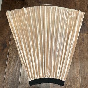 beige pleated velvet skirt